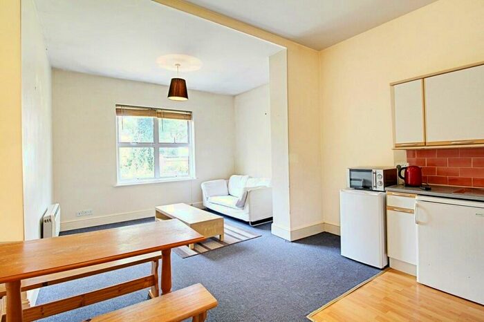 1 Bedroom Flat To Rent In Camden Road, Holloway, London, N7