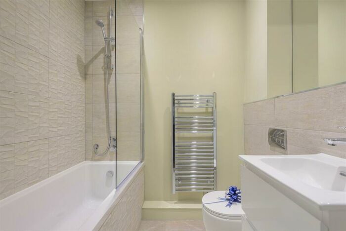 2 Bedroom Apartment To Rent In Stoneleigh Road, Coventry, CV4