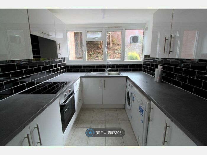 4 Bedroom Terraced House To Rent In Hunters Hill, High Wycombe, HP13