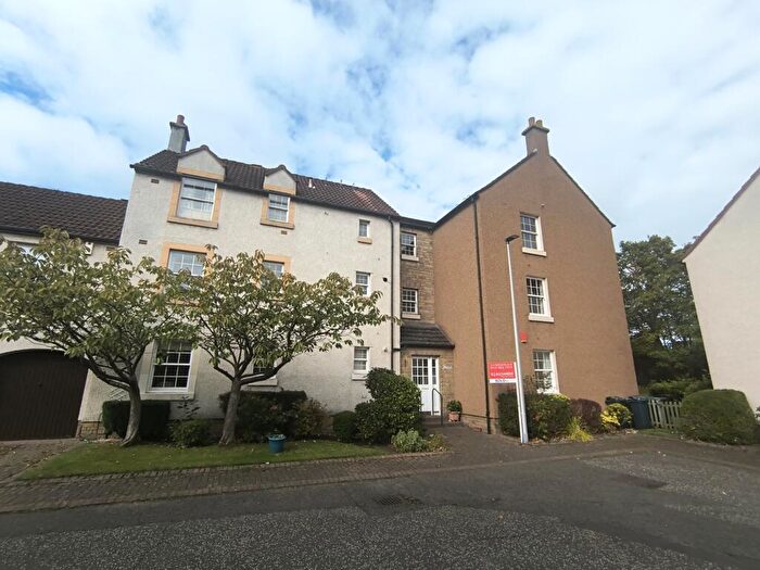 2 Bedroom Flat To Rent In , Craigcrook Road, Edinburgh, EH4