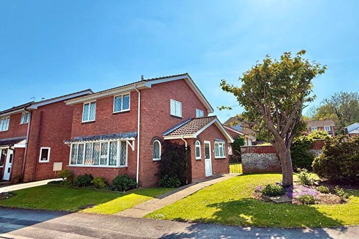 3 Bedroom Detached House For Sale In Kielder Drive, Worle - Lovely Corner Plot, BS22