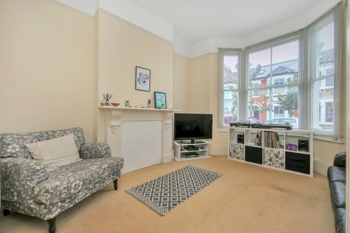 1 Bedroom Flat To Rent In Salcott Road, Battersea, SW11