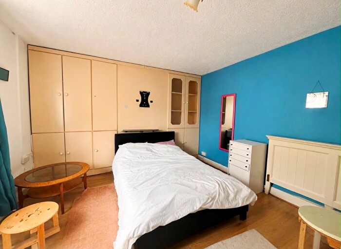 3 Bedroom Property To Rent In Barclay Road, London, E13