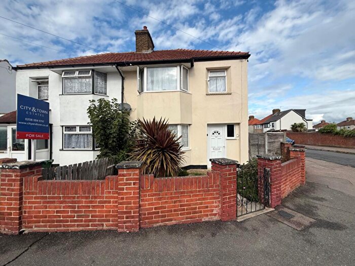 3 Bedroom Semi-Detached House For Sale In Northdown Road, Welling, Bexley, DA16