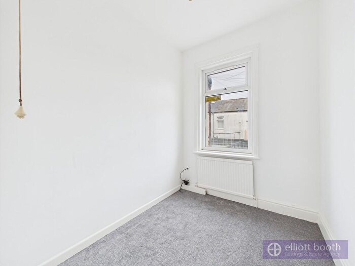 2 Bedroom End Of Terrace House To Rent In Jameson Street, Blackpool, FY1
