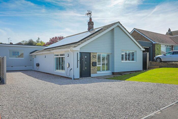 2 Bedroom Bungalow For Sale In Epple Bay Avenue, Birchington, Kent, CT7