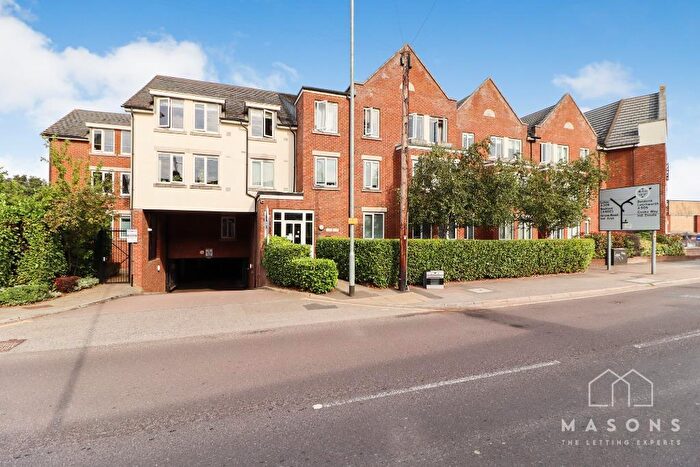 2 Bedroom Flat To Rent In Johnson Place, Walsworth Road, Hitchin, SG4