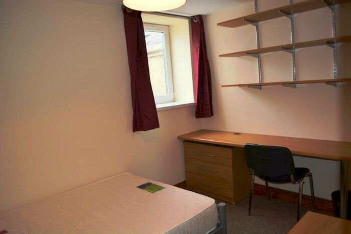 8 Bedroom Terraced House To Rent In Flora Street, Cathays, CF24