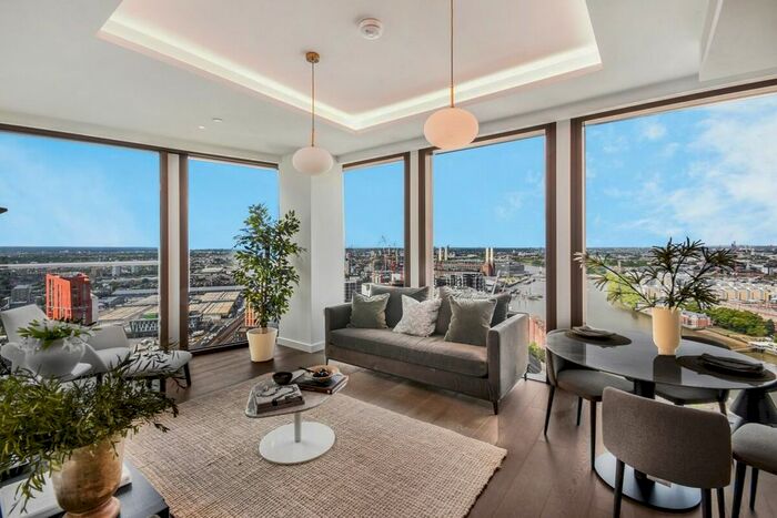 2 Bedroom Flat To Rent In Carnation Way, London, SW8