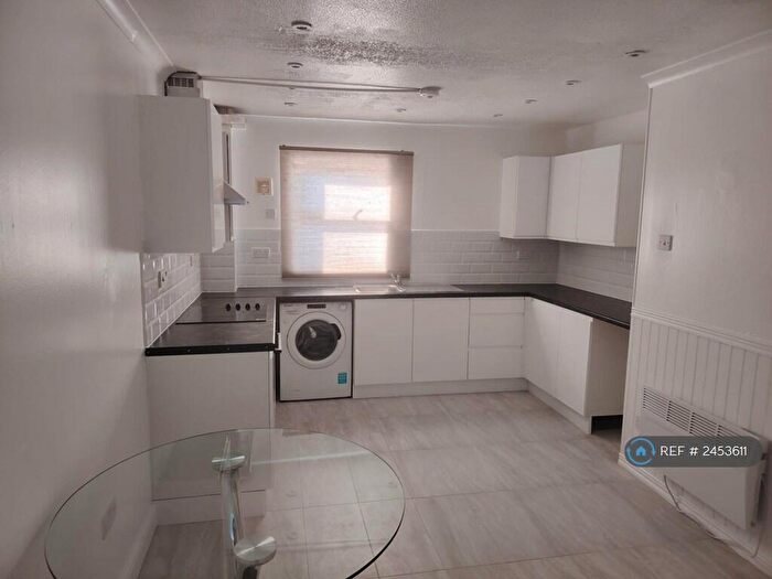 3 Bedroom Semi-Detached House To Rent In Water Lane, Purfleet, RM19