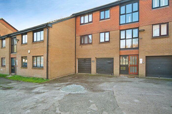 2 Bedroom Flat For Sale In Winchester Close, Beckton, London, E6