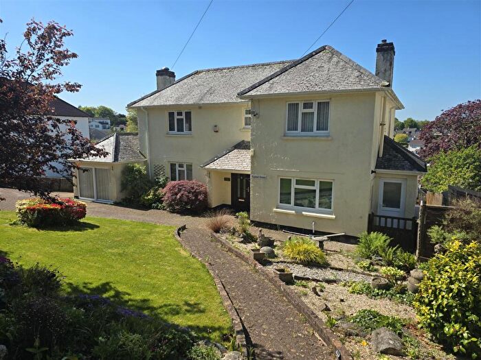 4 Bedroom Detached House For Sale In Dunheved Road, Launceston, PL15