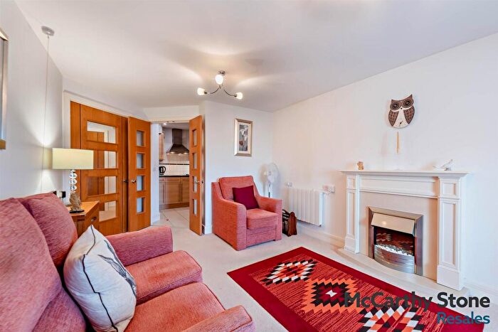 1 Bedroom Apartment For Sale In Claridge House, Church Street, Littlehampton, BN17
