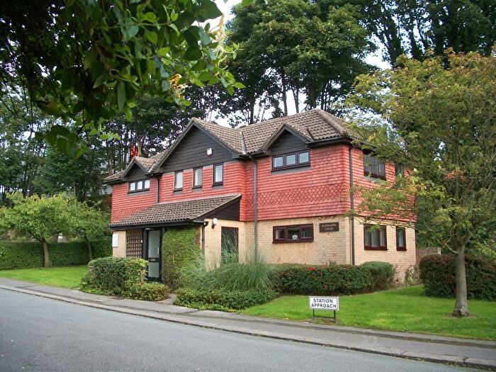 1 Bedroom Flat To Rent In Station Approach, Coulsdon North, Coulsdon, CR5