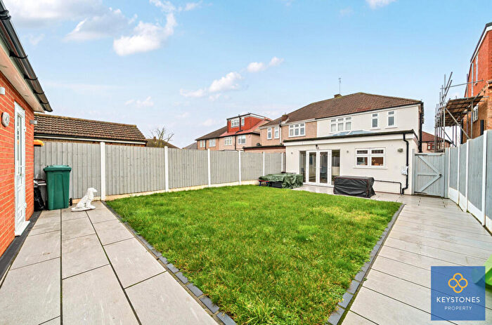 3 Bedroom Semi-Detached House For Sale In Moray Close, Romford, RM1
