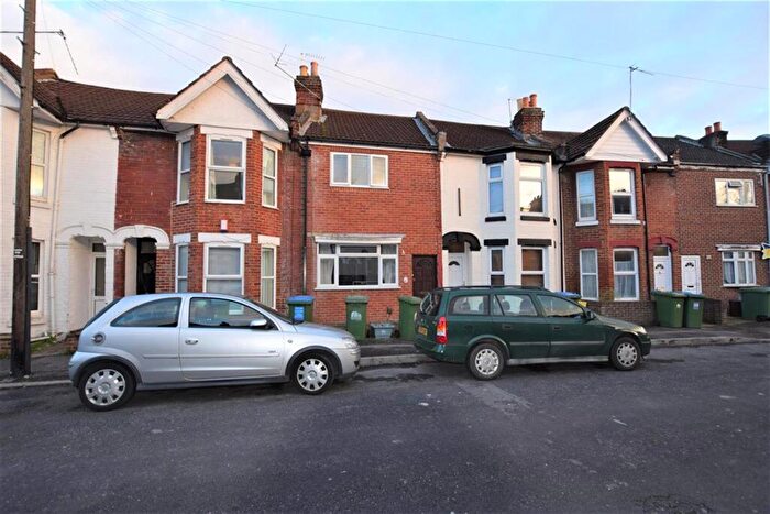 5 Bedroom Terraced House To Rent In Thackeray Road, Portswood, Southampton, SO17