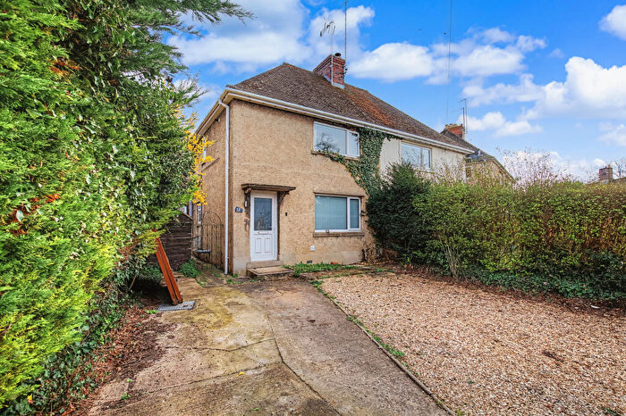 2 Bedroom Semi Detached House For Sale In Hailey Road, Witney, Oxfordshire, OX28