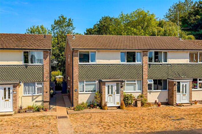 2 Bedroom End Of Terrace House For Sale In The Beeches, Park Street, St. Albans, Hertfordshire, AL2