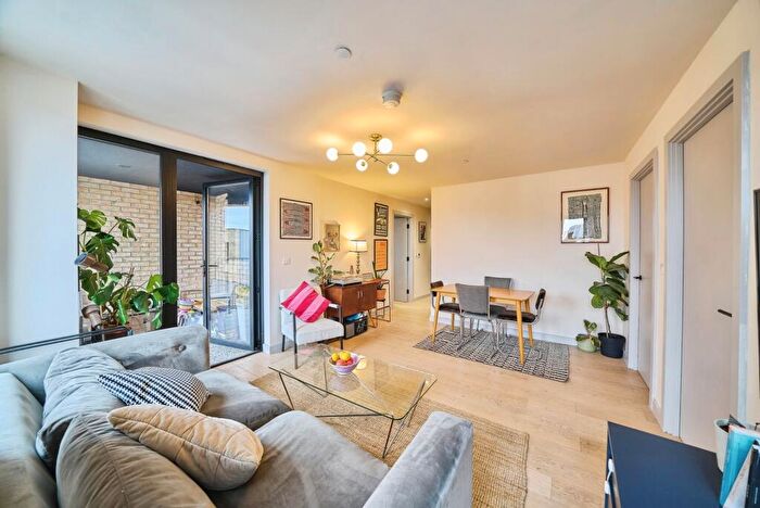 2 Bedroom Flat For Sale In Vale Road, London, E7