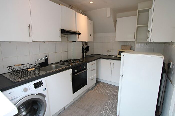 3 Bedroom End Of Terrace House To Rent In Avenue Road, South Norwood, SE25