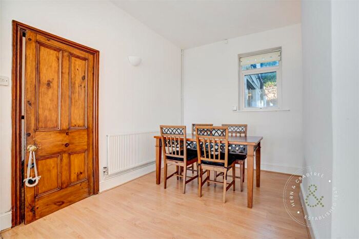 3 Bedroom Terraced House For Sale In Pembroke Road, Canton, Cardiff, CF5
