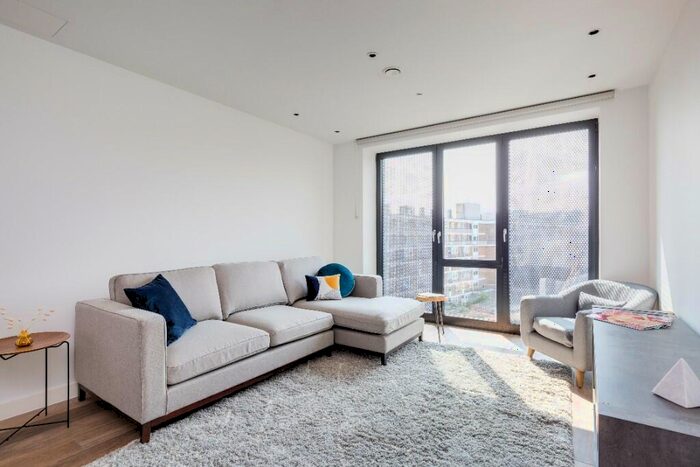 2 Bedroom Flat To Rent In Three Colts Lane, London, E2