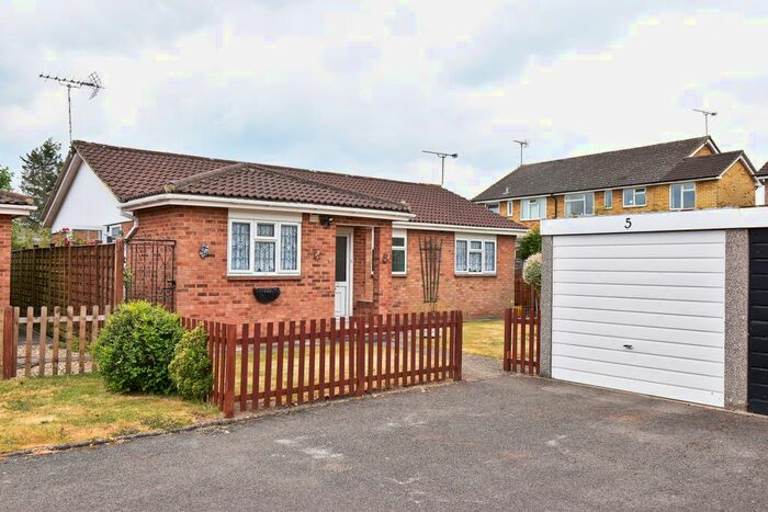 3 Bedroom Bungalow To Rent In Littlefield Gardens, Ash, Aldershot, GU12