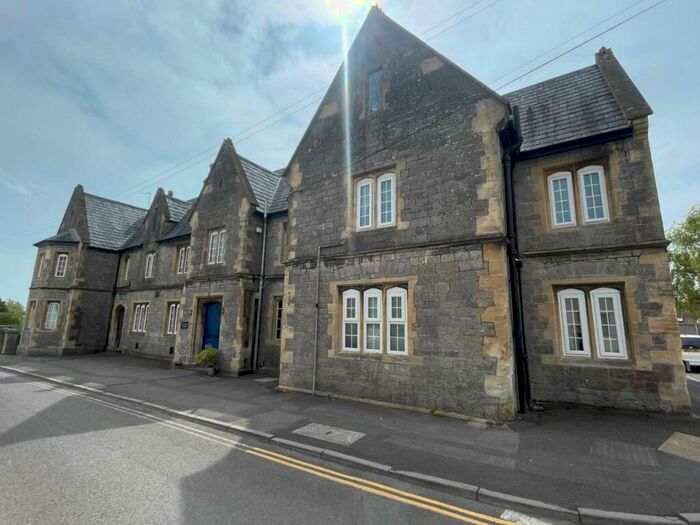 2 Bedroom Flat To Rent In Peelers Court, Moorland St, Axbridge, BS26