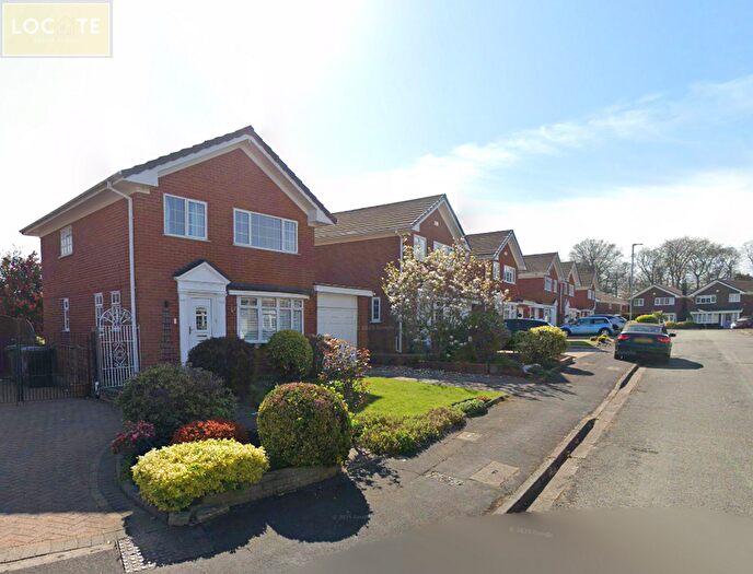 3 Bedroom Detached House For Sale In Links Rise, Davyhulme, M41
