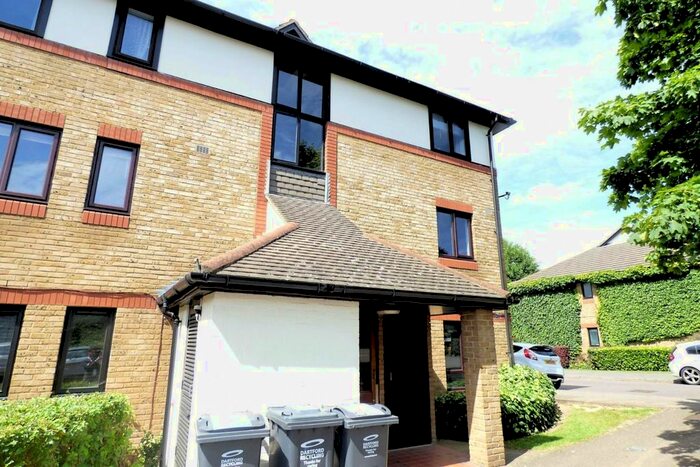 2 Bedroom Flat To Rent In Louvain Road, Greenhithe, DA9