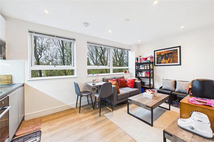Apartment To Rent In Wood Street, East Grinstead, West Sussex, RH19