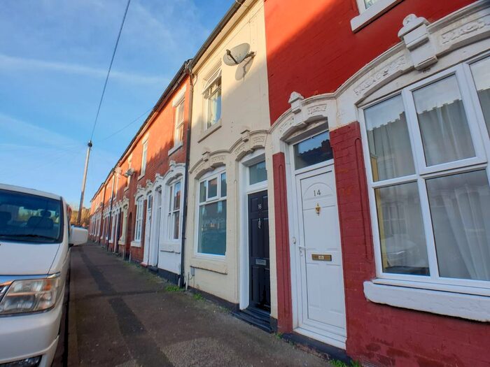 2 Bedroom Property To Rent In Bank Street, Kings Heath, Birmingham, B14