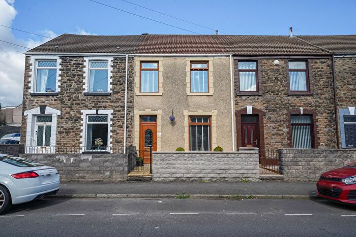3 Bedroom Terraced House For Sale In Courtney Street, Swansea, SA5