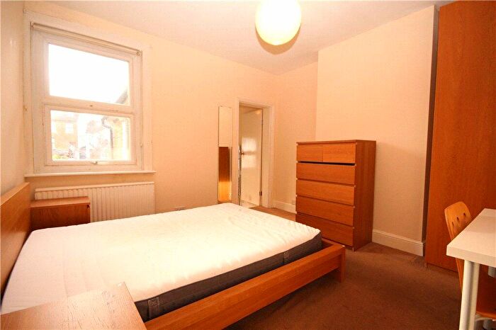 1 Bedroom Flat To Rent In Guildford Park Road, Guildford, Surrey, GU2