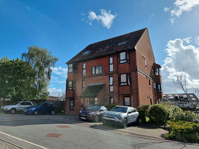Studio For Sale In Meon Close, Petersfield, GU32