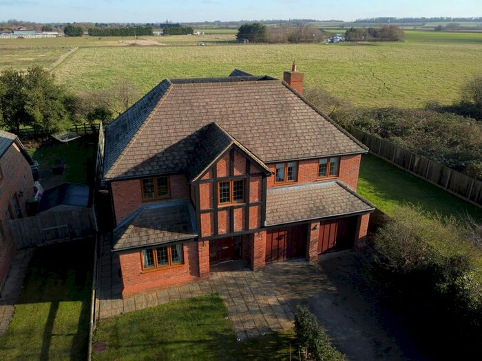 5 Bedroom Detached House For Sale In Willington Road, Cople MK44