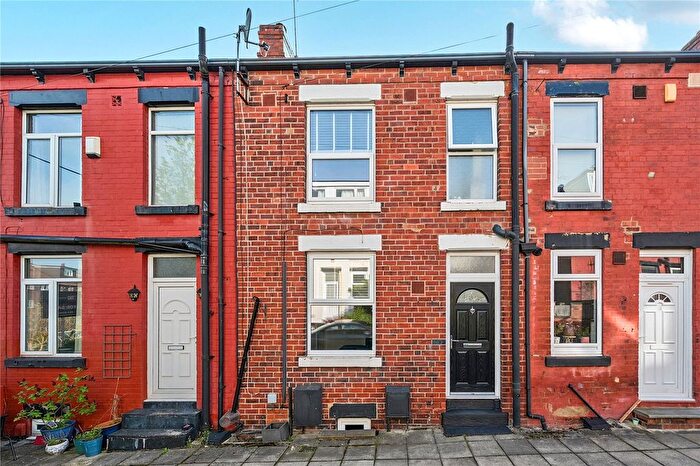 1 Bedroom Terraced House For Sale In Woodville Terrace, Horsforth, Leeds, LS18
