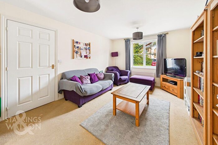 4 Bedroom Semi-detached House For Sale In Kevill Davis Drive, Little Plumstead, Norwich, NR13