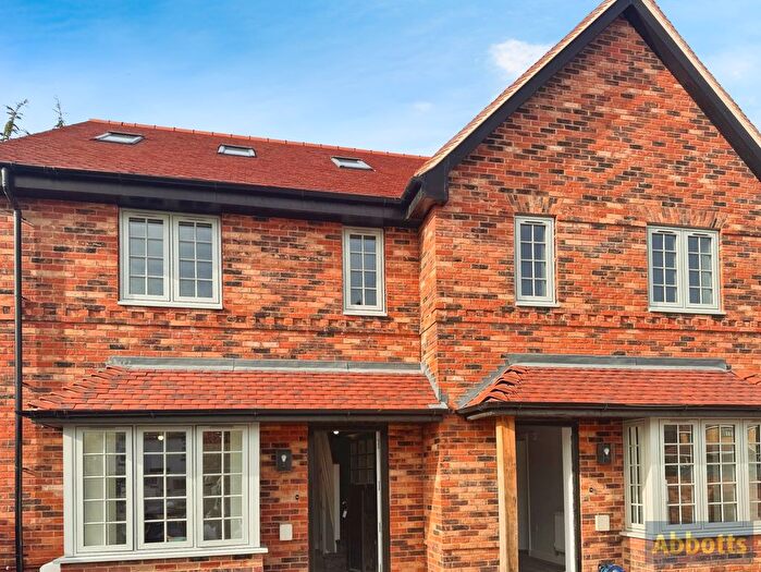 3 Bedroom Property To Rent In High Road, Benfleet, SS7