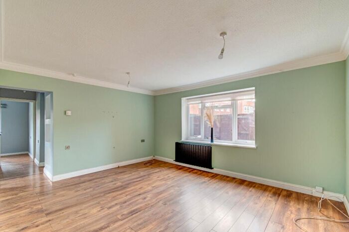 2 Bedroom Apartment To Rent In Lock Close, Batchley, Redditch, Worcestershire, B97