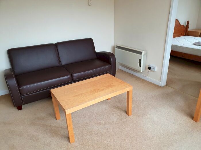 1 Bedroom Flat To Rent In Lode Lane, Solihull B92