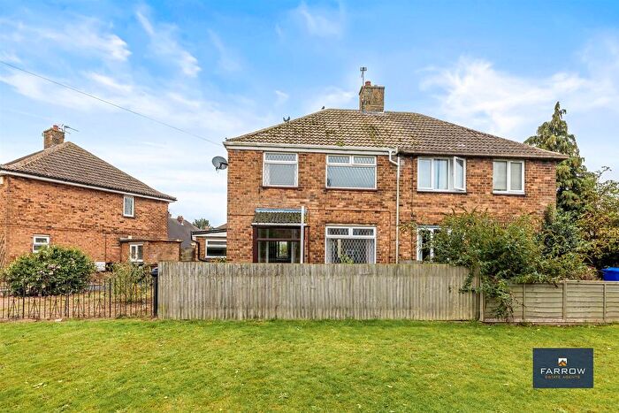 3 Bedroom Semi-Detached House To Rent In Watford Avenue, Grimsby, DN34