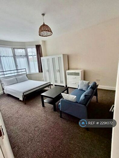 1 Bedroom Flat To Rent In Golders Green, London, NW11