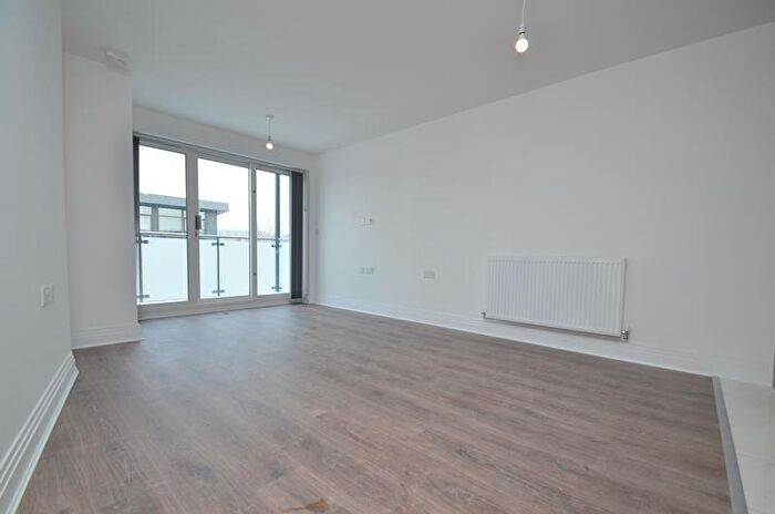 1 Bedroom Apartment To Rent In Metro House, Pinner Road, Northwood, HA6