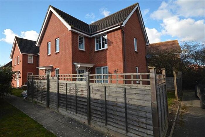 2 Bedroom Terraced House To Rent In Braiding Crescent, Braintree, CM7