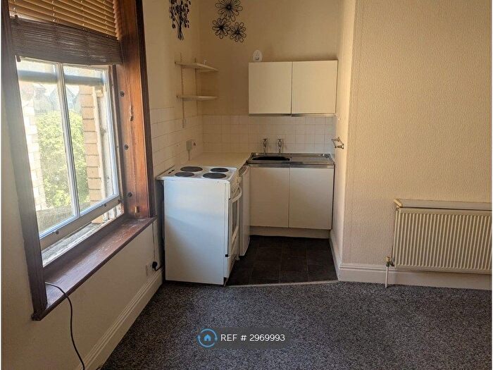 Studio To Rent In Clifton Drive North, Lytham St Annes, FY8
