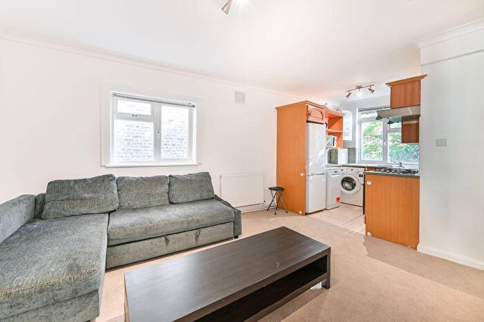 1 Bedroom Flat For Sale In St Stephens Avenue, Shepherd's Bush, London, W12