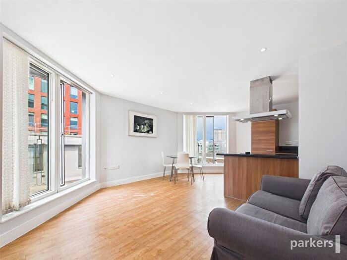 2 Bedroom Apartment To Rent In Merchants Place, Reading, Berkshire, RG1