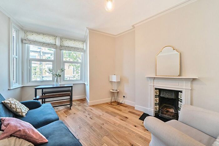 2 Bedroom Flat For Sale In Sulgrave Road, London, W6