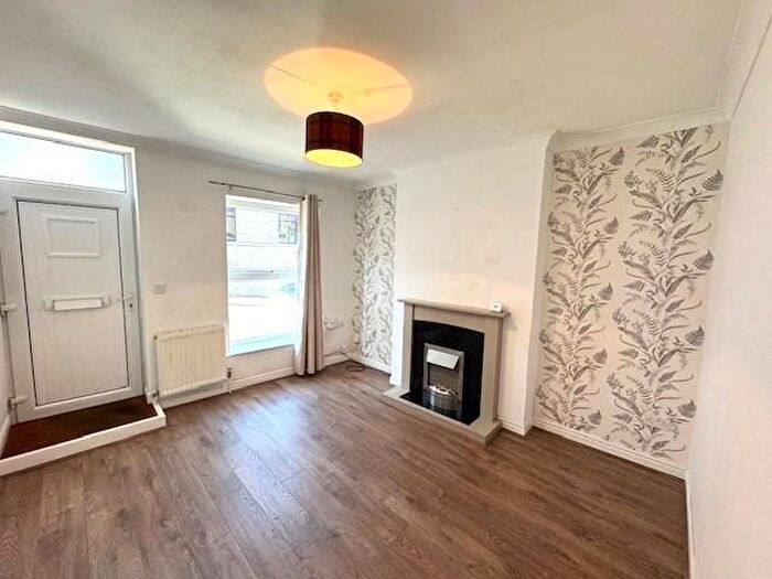3 Bedroom End Of Terrace House To Rent In Wesley Street, Farsley, LS28